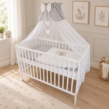 Łóżeczko dziecięce Classic Nest 120x60 cm z materacem, szarą pościelą z haftem misia i baldachimem